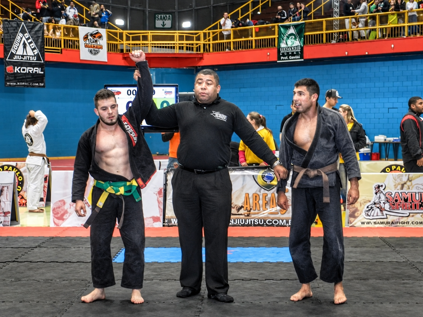Lucas Garbulha após vitória em competição de Jiu-Jitsu